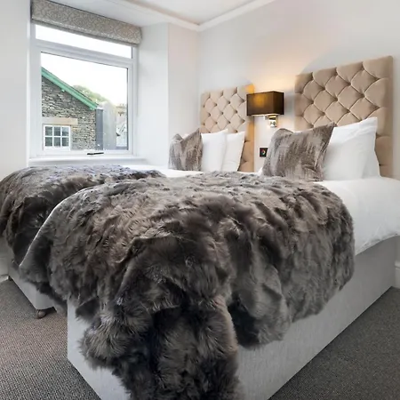 Road * Bowness-on-Windermere